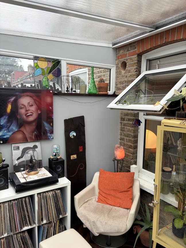 E17 Lovely relaxing ground apartment Main Photo
