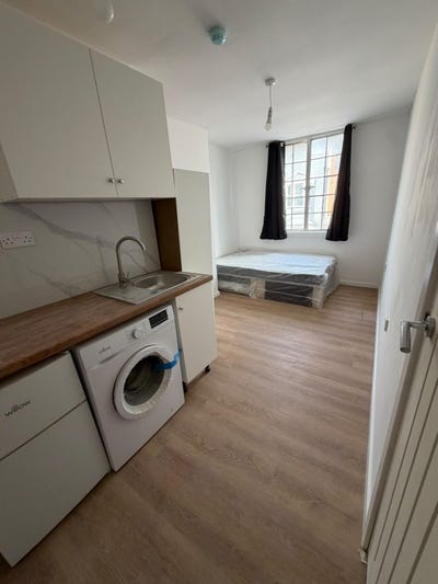 Furnished Studio Flats to Rent – Croydon (CR0) Main Photo