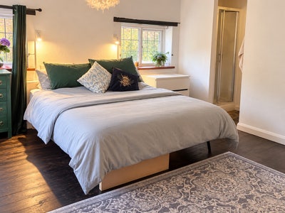 Large double-Hailsham home with private shower&wc Main Photo