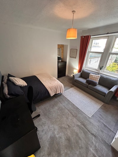 Big Room city Center Paisley  Main Photo