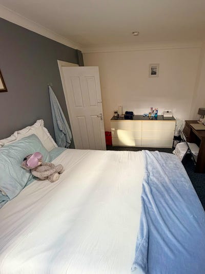 2 Doubles- 24/7 Concierge | 15 mins to Bond St!!! Main Photo