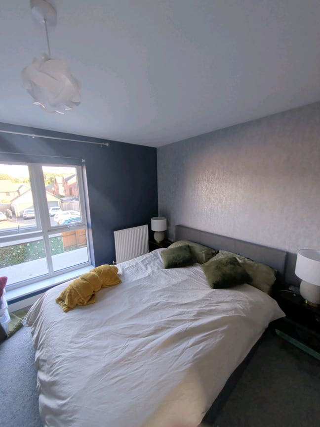 Double room in spacious house Main Photo