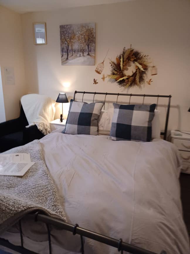 Large, Comfortable, Quiet Room Close to Station Main Photo