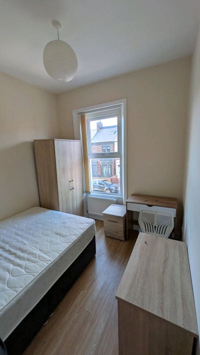Room in 3 bed flat, Heaton Main Photo