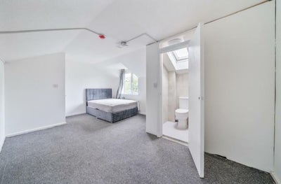 Furnished Ensuite Double Room – TW12 3UX | &pound;1,000  Main Photo