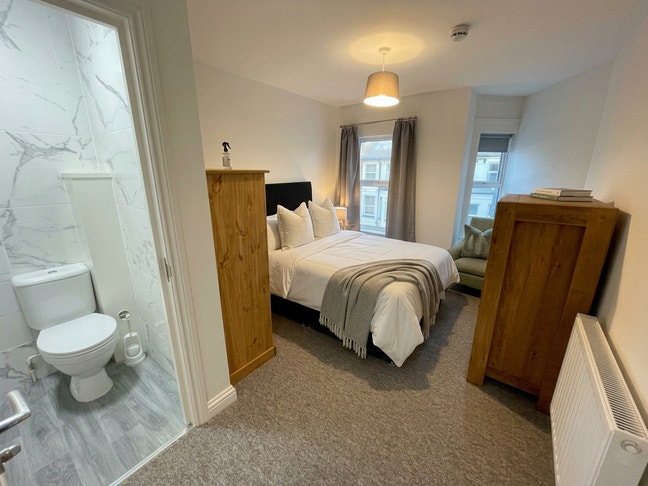 Furnished rooms, all bills included! Main Photo