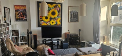 Large freshly decorated double room close to city  Main Photo