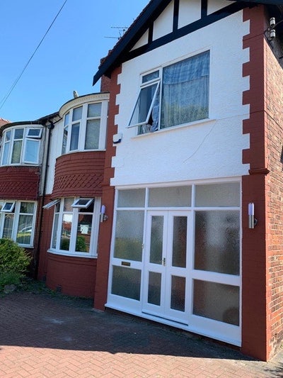 Fab Room share M16  available now Main Photo