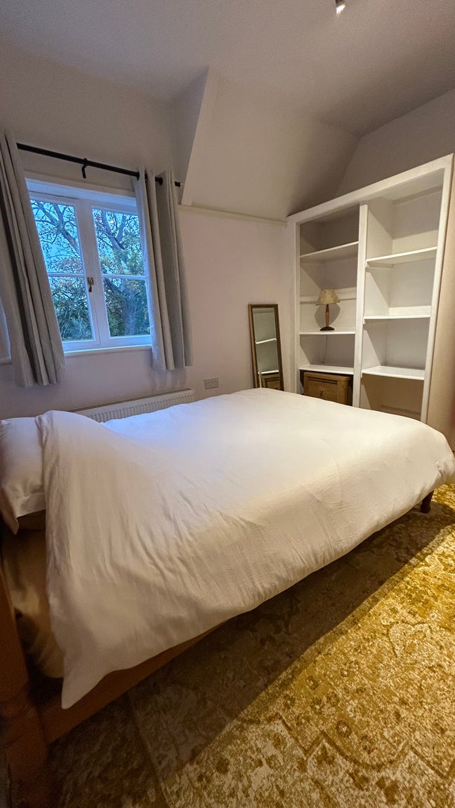 Large Furnished Double Room to Rent  Main Photo