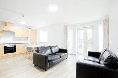  Furnished 2–7-bedroom flatshares bills included Main Photo
