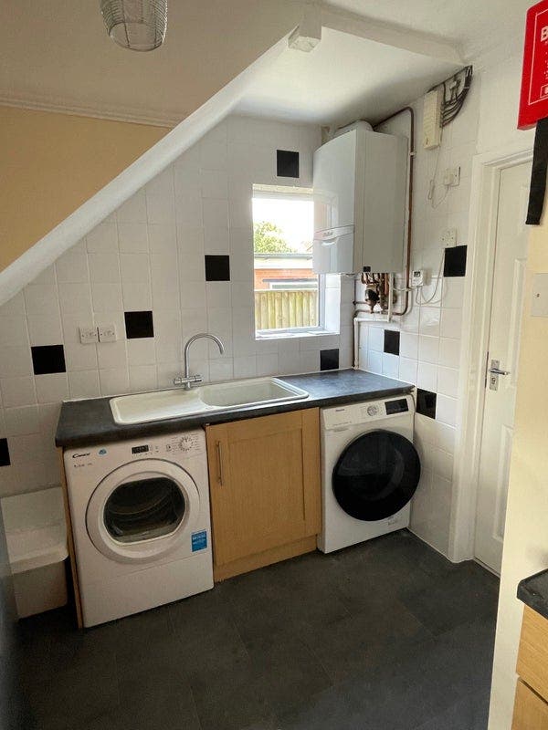 Large Ensuite Room in Central Bournemouth Main Photo