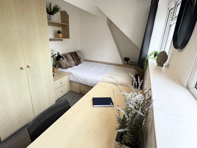 🏡🤩Beautiful Houseshare with Amazing Garden🏡🤩 Main Photo