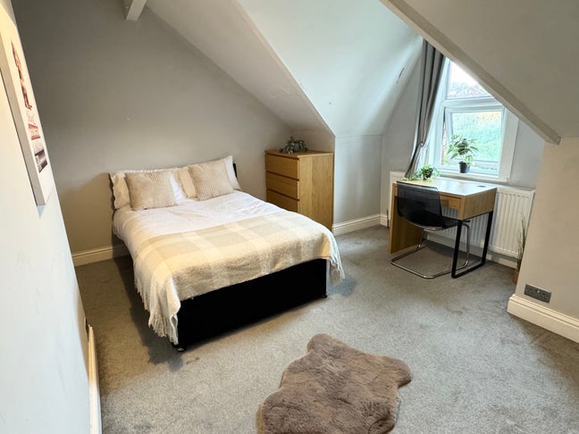 🤩 Exceptional 6 Bedroom Houseshare👌 Main Photo
