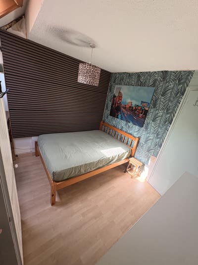 Double room in detached house  Main Photo