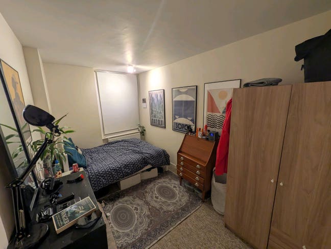 Large Double Bedroom 5 mins from Hampstead Heath! Main Photo