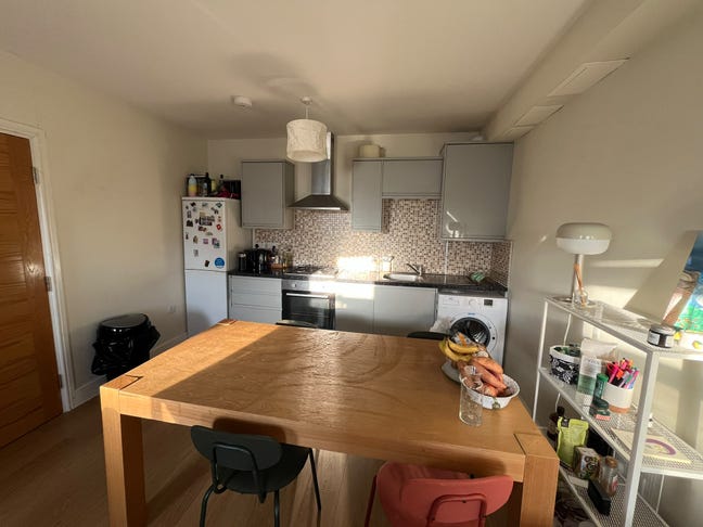 Furnished 2-Bed Flat, Aldgate East: &pound;2,400 pcm Main Photo