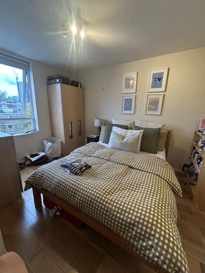 Room available 5 min walk to Clapham Junction  Main Photo