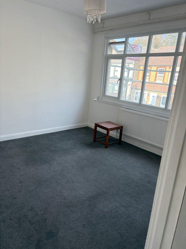 🏠 1 Bedroom Flat Available – Romford RM5 3AA Main Photo