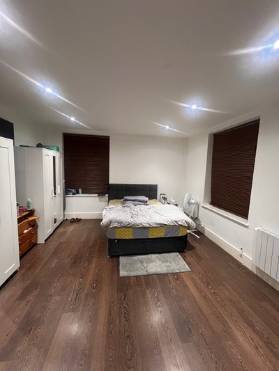 Short term let in a very big ensuite(Kenton) Main Photo