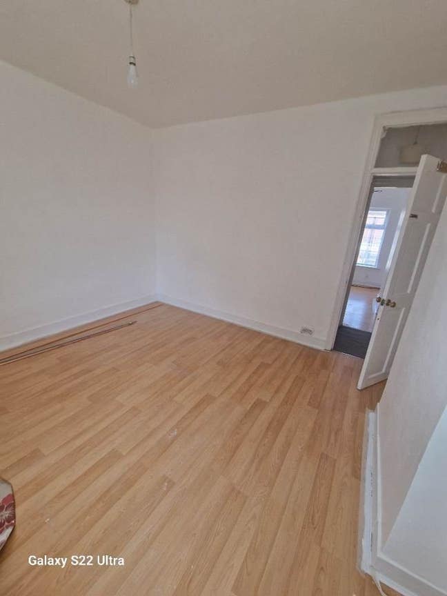 3-Bedroom House to Rent – LU4 8Aq Main Photo