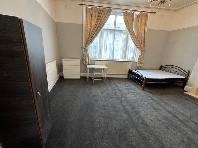 Double Room near Westbourne Park – W10 Main Photo