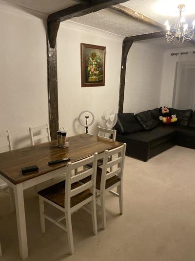 Room to rent Main Photo