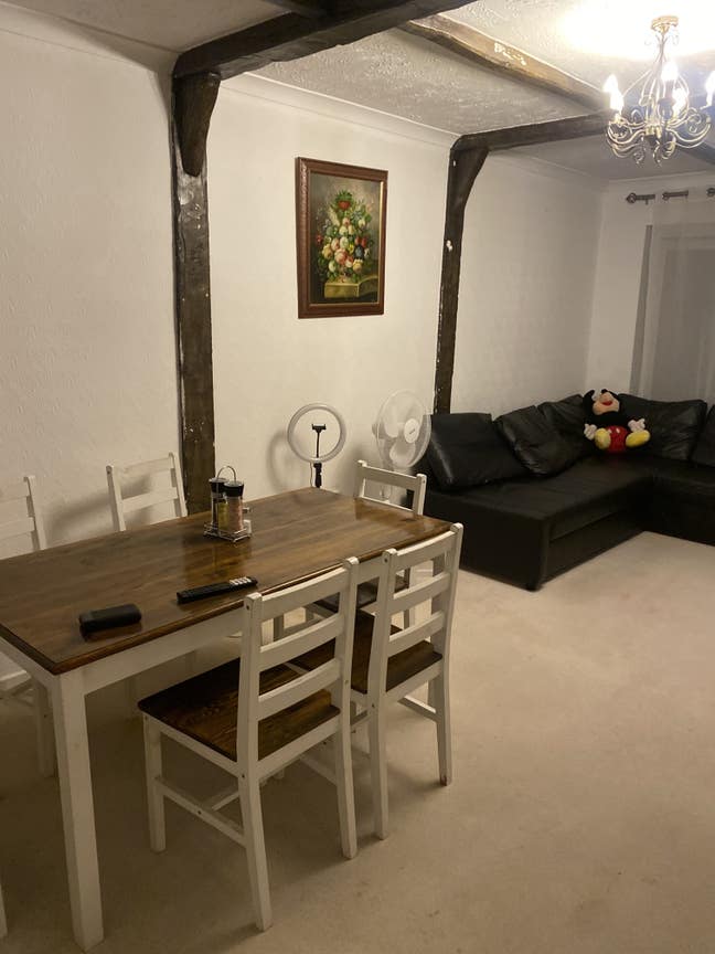 Room to rent Main Photo