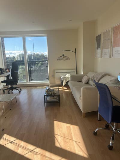 Double Room with own Bathroom (Female Preference) Main Photo