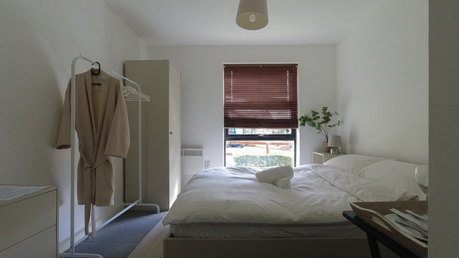 1B  in a 2 bedroom  Flat Near Salford Quay  Main Photo