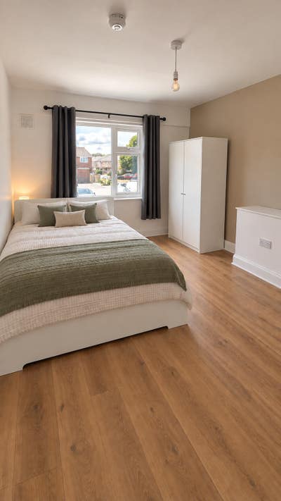 Double Rooms in Wrexham Town Centre Main Photo