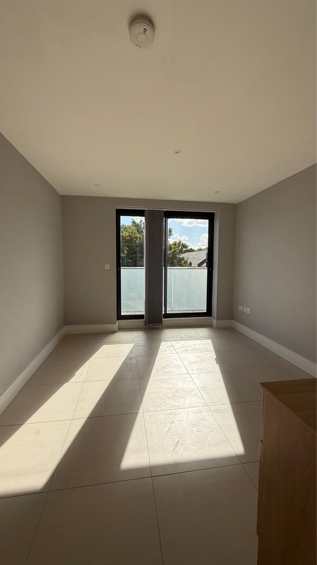 Newly Renovated Spacious Rooms With Balconies Main Photo