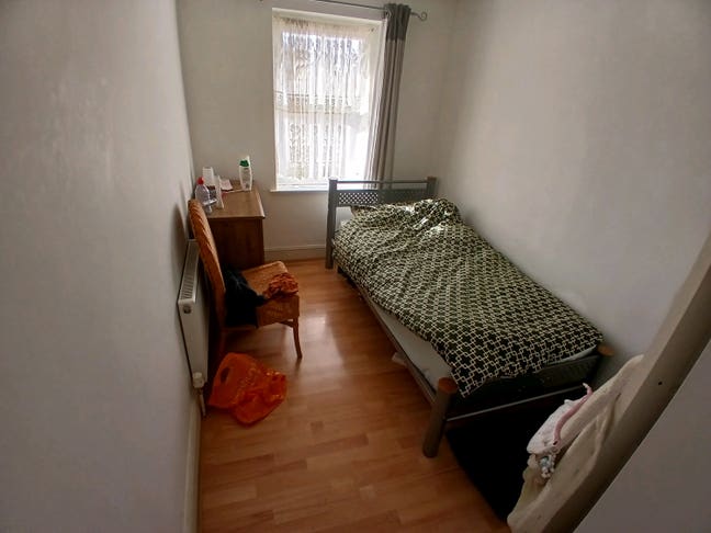 Single Room with All Bills inc. Near Colliers Wood Main Photo