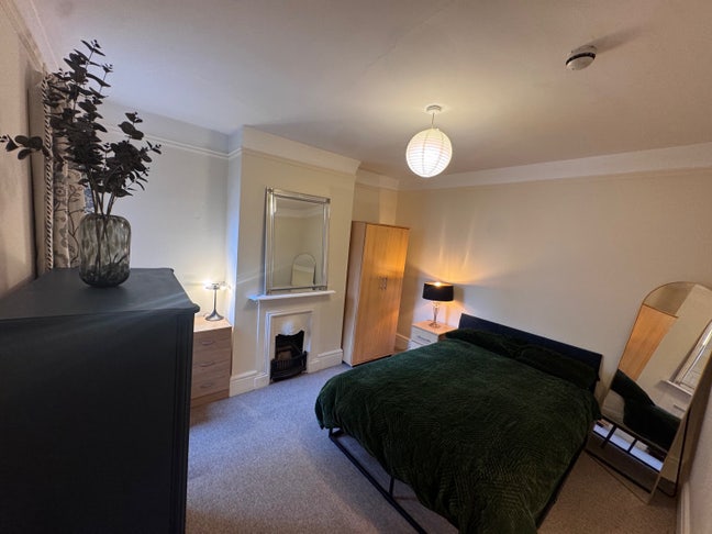 Double room near Brighton Marina  Main Photo