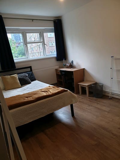 Large Double Room. All Bills Included Main Photo