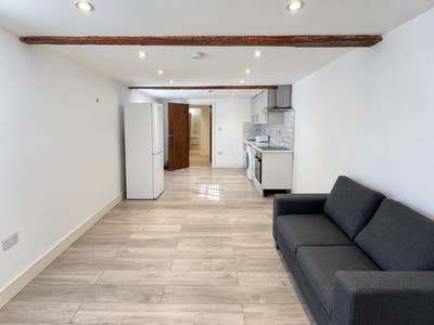 1bed flat minutes away from Billericay High Street Main Photo