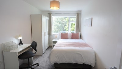BrandNew Double-Ensuite Near Station Available Now Main Photo