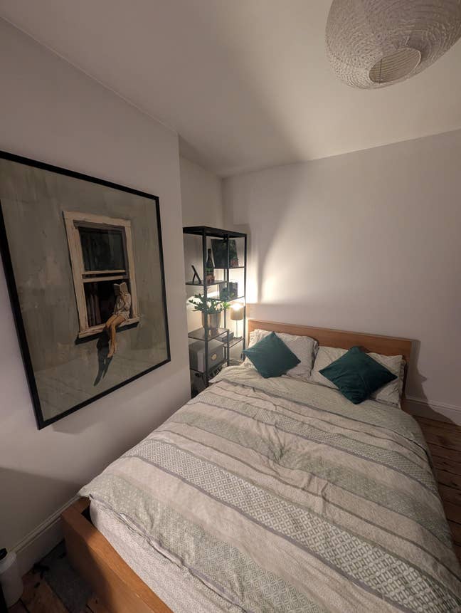 Lovely double room in friendly houseshare Main Photo