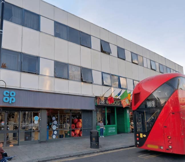 Move in with me to Cricklewood (zone 2/3)? Main Photo