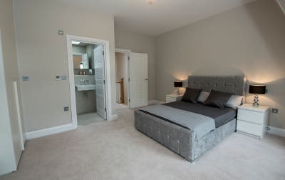 Ensuite Room in Acton Main Photo