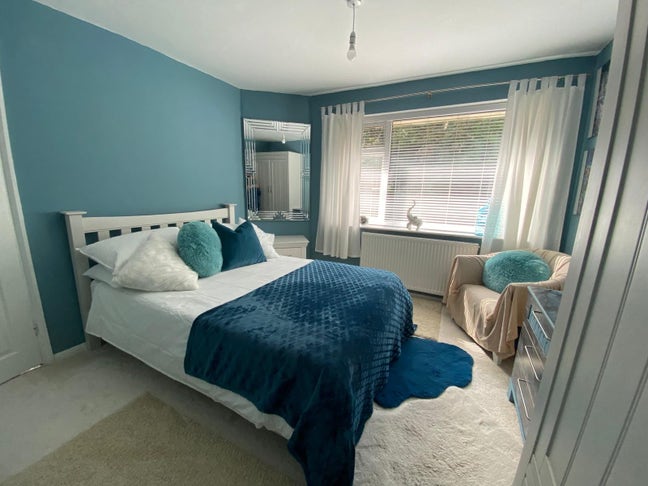 Cosy Room | Near Train & Motorway | Available Now Main Photo