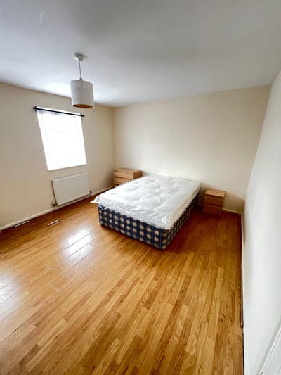 Three bedroom flat in prime location! Main Photo