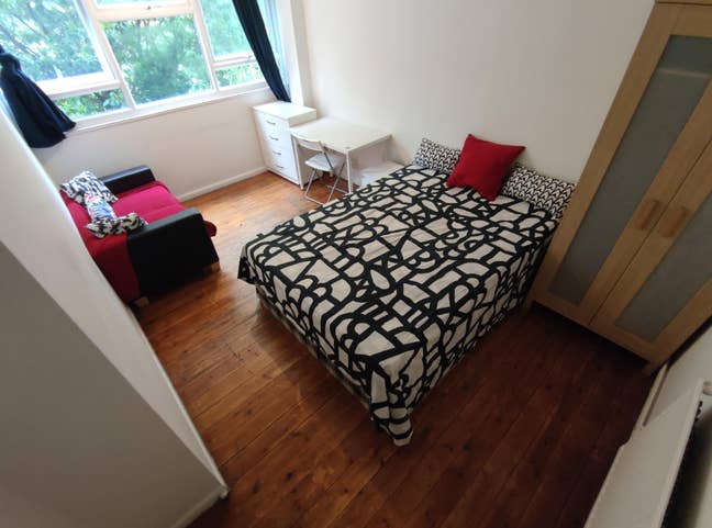 Double Room in Seven Sisters-6 Min Station Main Photo