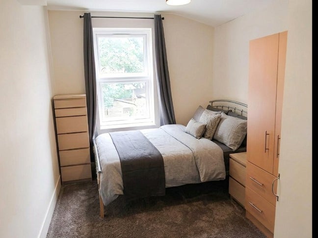 Bedsit - Nice Ensuite Double Room in Higham Hill Main Photo