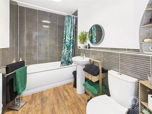 Double room in modern beautiful house Darlington  Main Photo