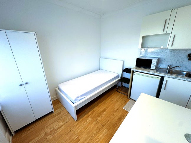 En Suite Room in Ilford/Barking Area &pound;725 Main Photo