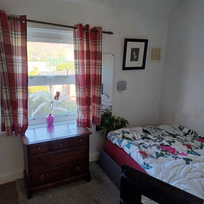 Single Room in Quiet Home Near Town Centre Main Photo