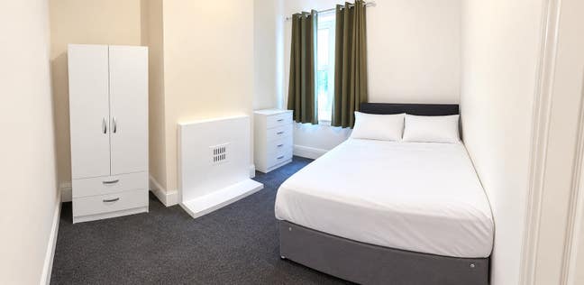 Stratford Double Room |Bills include | Couples OK Main Photo