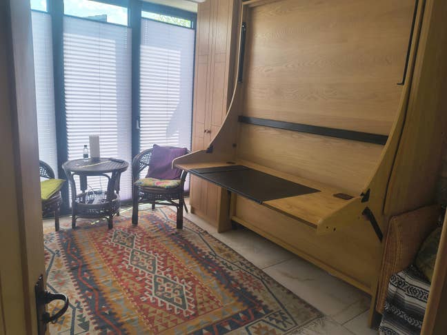 Ensuite double room converted barn A/C,bills incl Main Photo