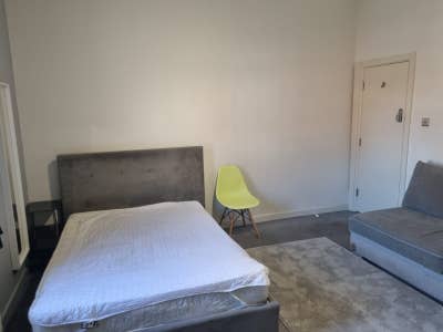 3 Double Rooms in Castleford City Centre! Main Photo