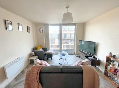 Double Room (En suite) to Let in Salford Main Photo